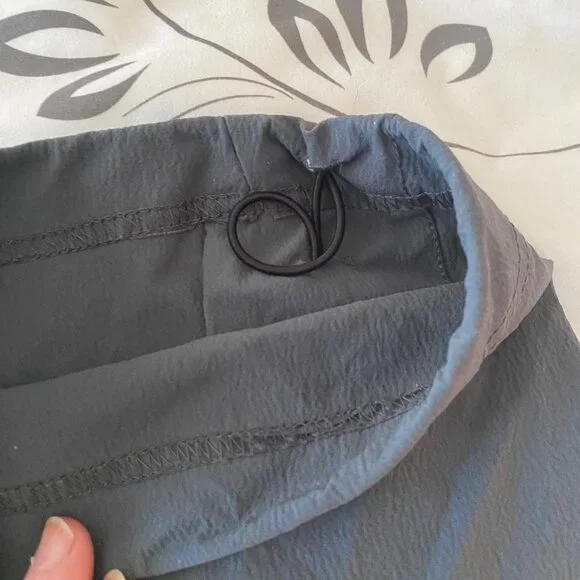 Mountain Hardwear size Women's 10/32 Gray Cargo Stretchy Hiking Outdoors Pants - Picture 8 of 11